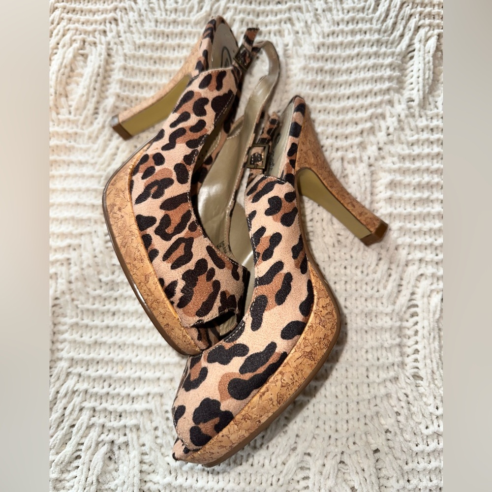 Candies leopard sling back heels with peek a boo toe size 7 partial felt bottom
